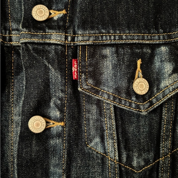 Levi’s Dark Denim Jean Cutoff Trucker Vest sz S - Picture 6 of 7